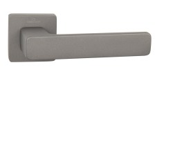 CE - FLAT - HR T - Titan (2/6)